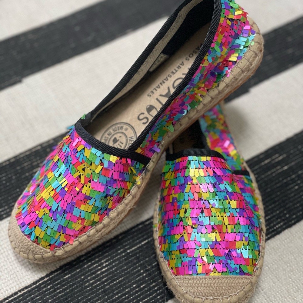 🎉 Brand New Alpargatus Piñata Sequined Rainbow Espadrilles 🎉 - Picture 2 of 12